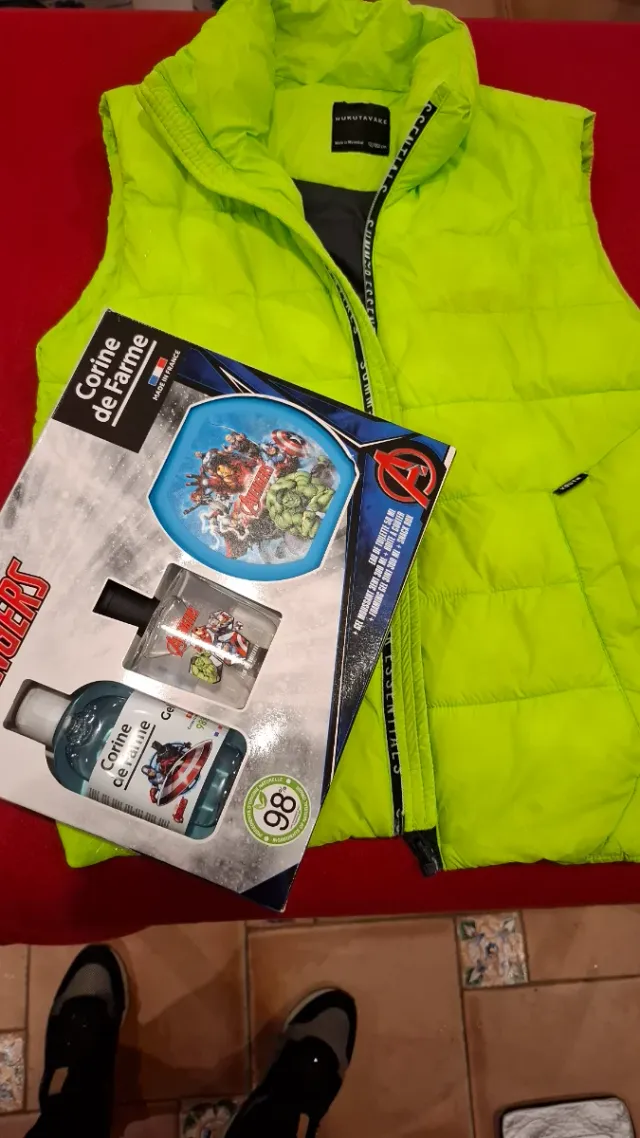 Natal - Colete verde 12 anos + oferta perfume