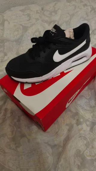 Zapatillas Nike Air Max Negras y Blancas
