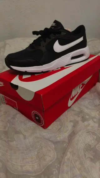 Zapatillas Nike Air Max Negras y Blancas