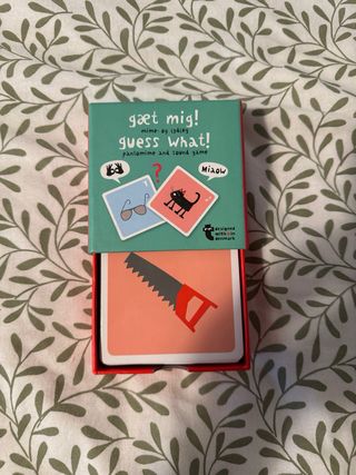 Juego Guess What! (Adivina Qué)