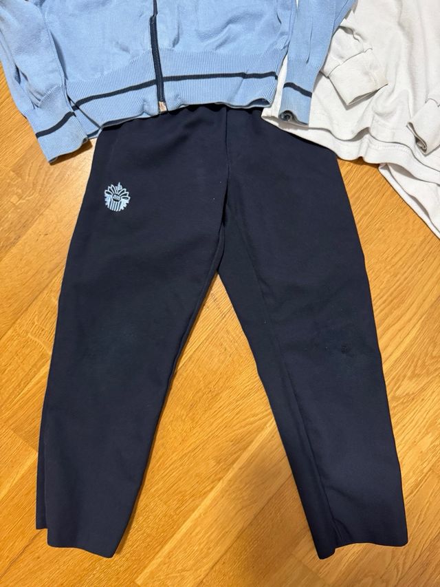 Uniforme escolar Jesuitas Talla 4