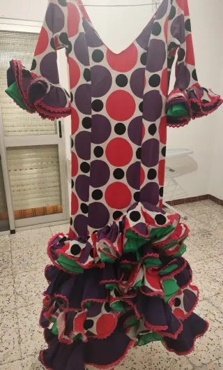 Traje de flamenca lunares
