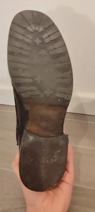 Stivaletti neri in pelle