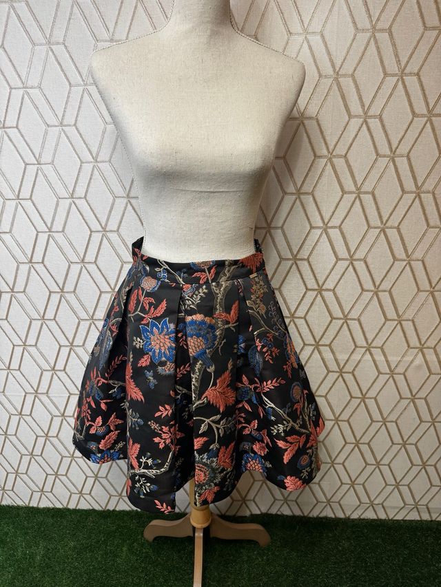 Falda Guess Estampada Negra Multicolor