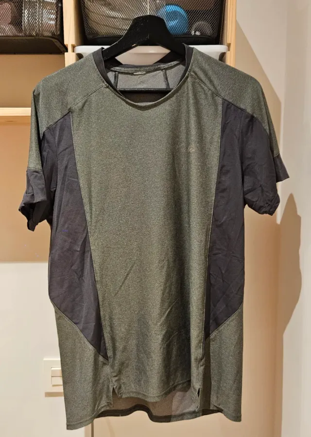 Camiseta técnica hombre gris