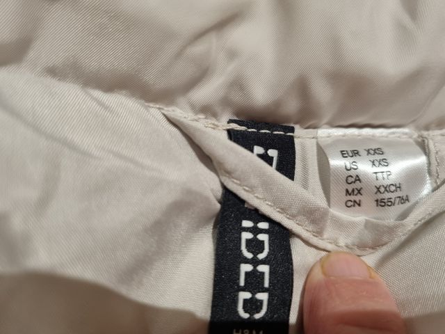 Chaqueta acolchada H&M beige corta T. XXS