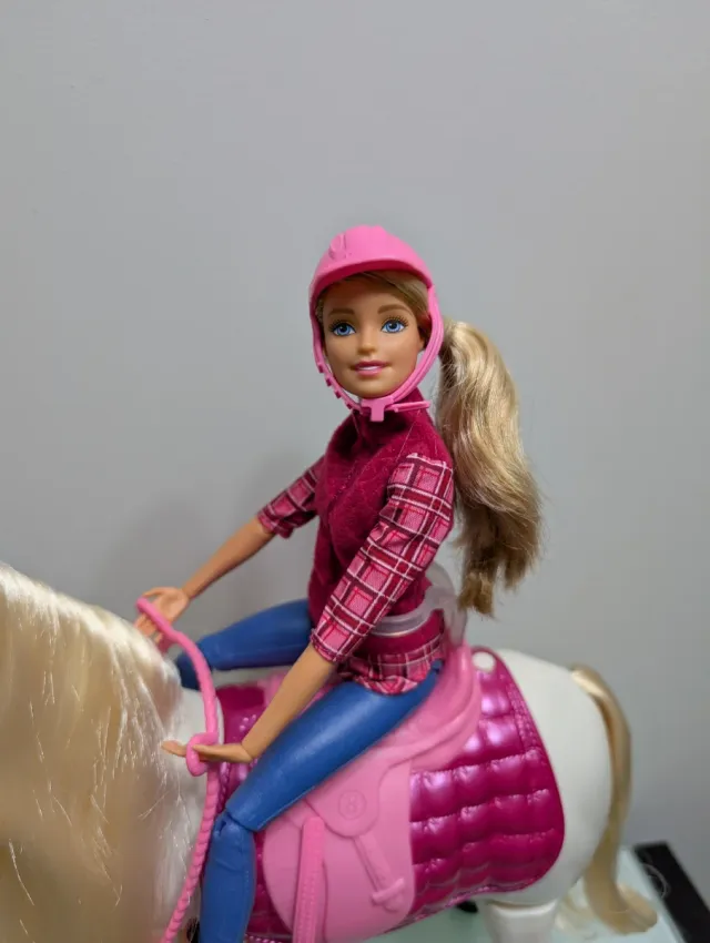 Barbie DreamHorse interactivo +Chelsea con caballo