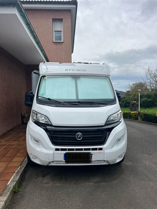 Autocaravana Etrusco V5900 DB.