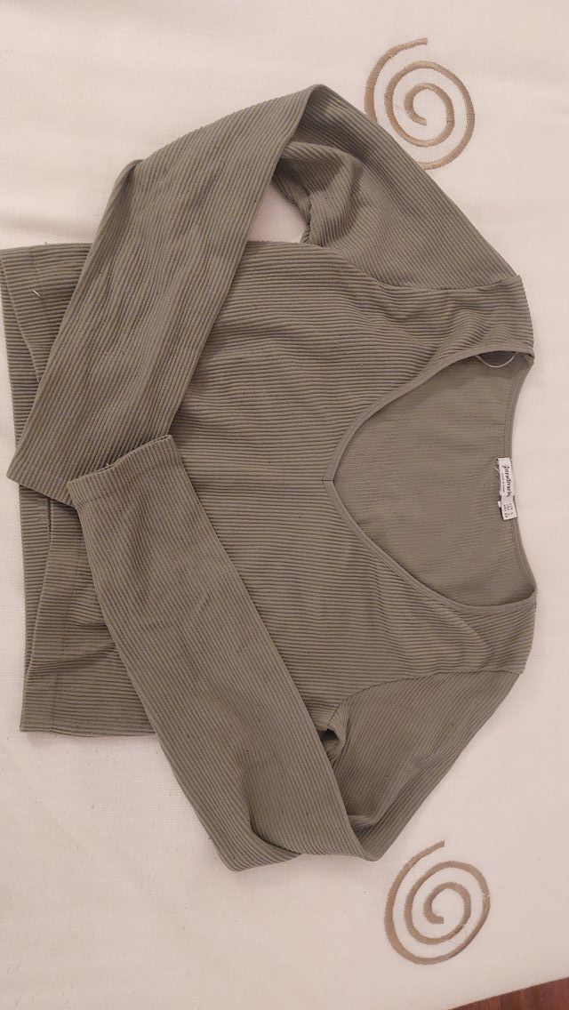 Camiseta Stradivarius Talla L manga larga