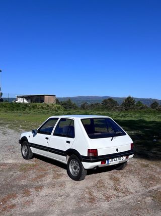Peugeot 205 1996