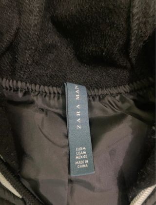 Chaleco Zara Negro con Capucha