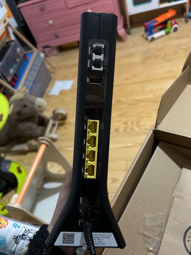 Router WiFi Negro