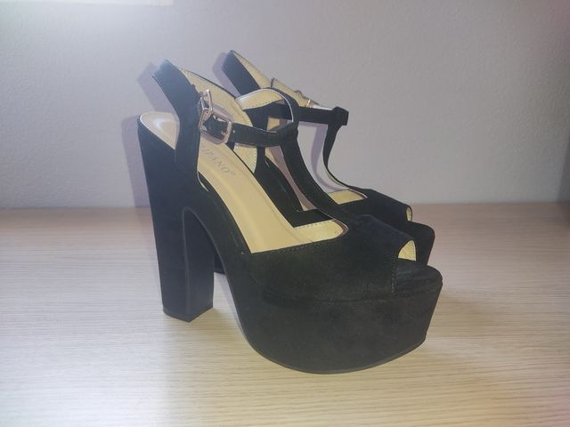 Tacones negros plataforma