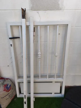 Puerta de jardín de hierro