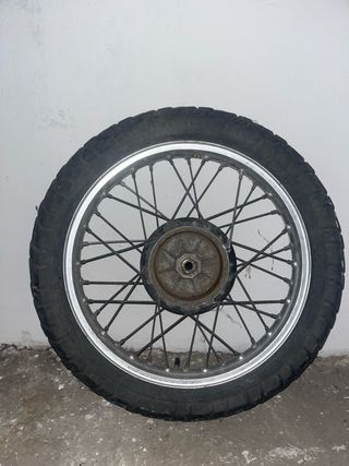 Llanta Yamaha DT 80 LC