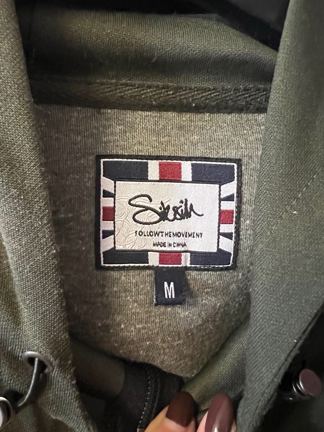 Chaqueta larga SikSilk verde y negra