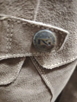 Stivali scamosciati marroni con tacco