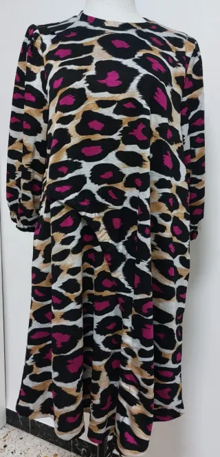 Vestido Mekkdes Talla S, equivalente M. Animal Pri