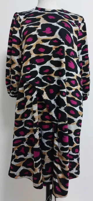 Vestido Mekkdes Talla S, equivalente M. Animal Pri