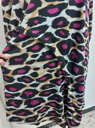 Vestido Mekkdes Talla S, equivalente M. Animal Pri