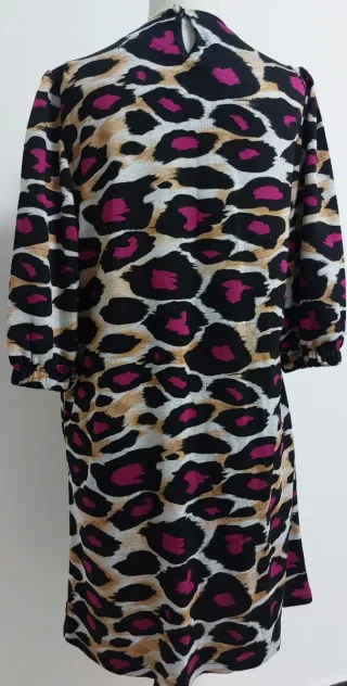 Vestido Mekkdes Talla S, equivalente M. Animal Pri