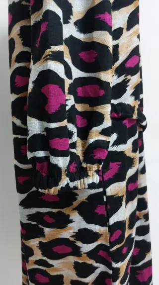 Vestido Mekkdes Talla S, equivalente M. Animal Pri