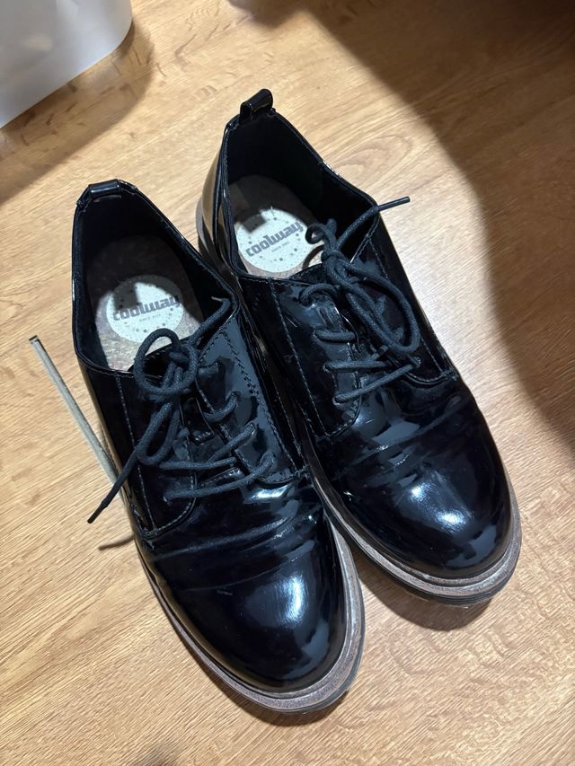 Mocasines negros charol