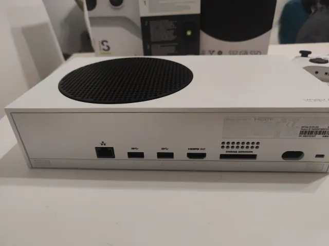 Xbox Series S + Controller originale in perfetto stato