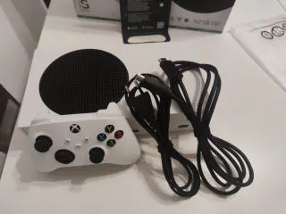 Xbox Series S + Controller originale in perfetto stato