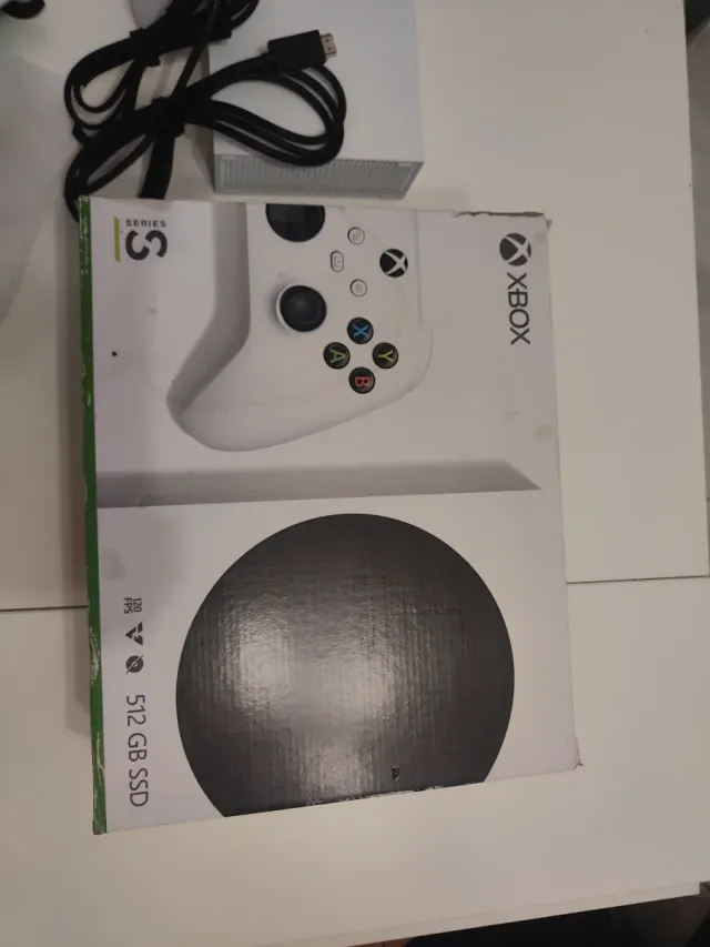 Xbox Series S + Controller originale in perfetto stato