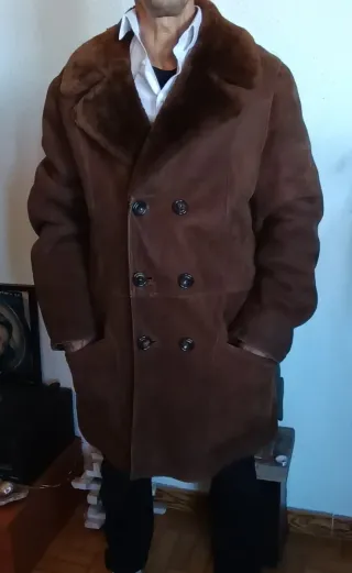 Abrigo de piel marrón. Negociables.