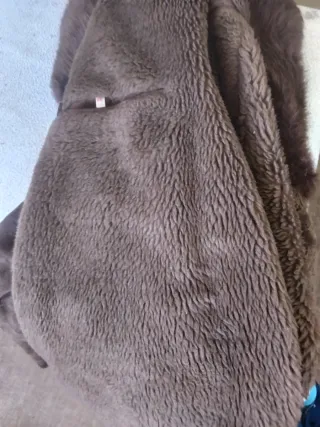 Abrigo de piel marrón. Negociables.