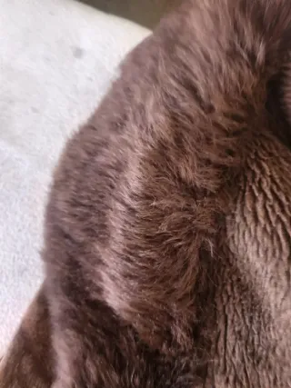 Abrigo de piel marrón. Negociables.