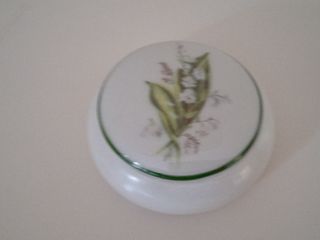 Scatolina in porcellana (1111)