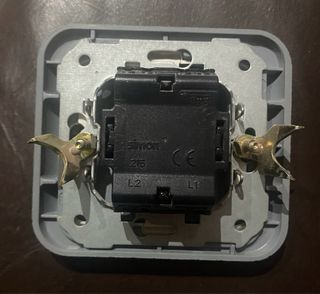 Interruptor Conmutador SIMON Gris (2)