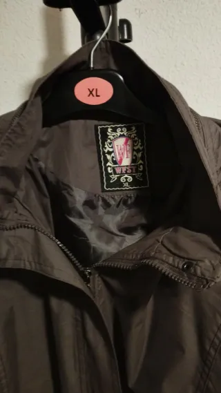 Gabardina Marrón con Capucha Talla XL