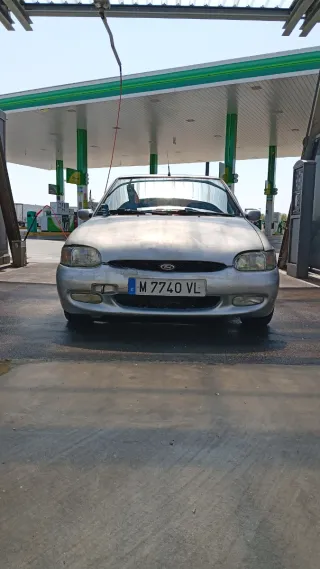 Ford escort 1998