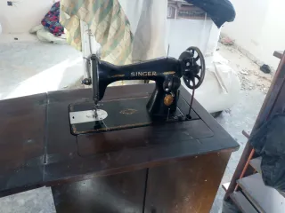 Máquina de coser Singer antigua