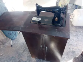 Máquina de coser Singer antigua