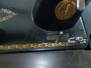 Máquina de coser Singer antigua