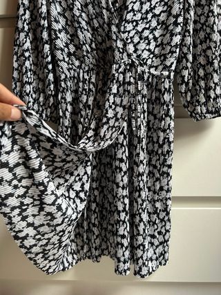 Abito a portafoglio fantasia bianco e nero