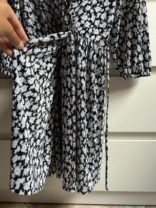 Abito a portafoglio fantasia bianco e nero