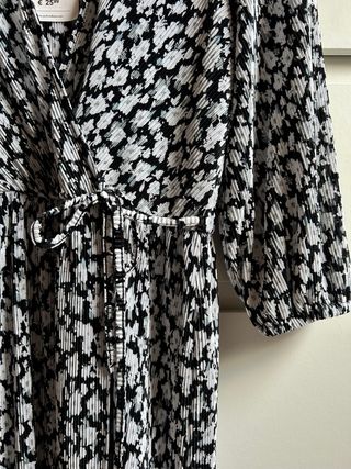 Abito a portafoglio fantasia bianco e nero