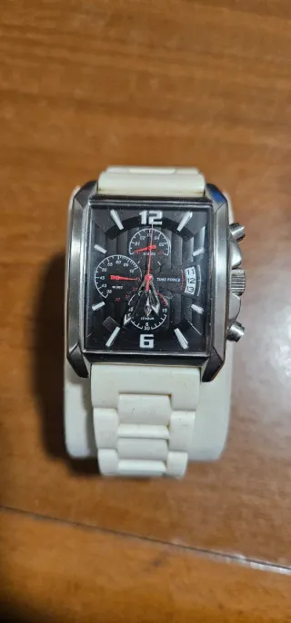 Reloj Time Force Negro y Blanco