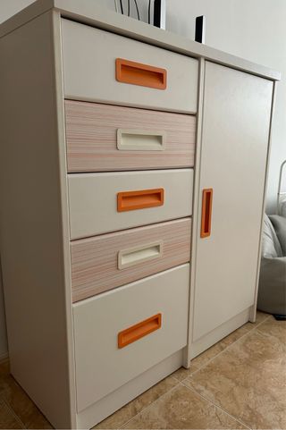 Armario y cómoda dormitorio juvenil madera