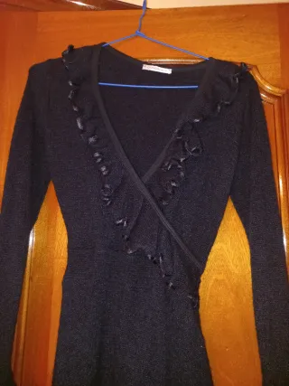 Vestido negro talla S con volantes