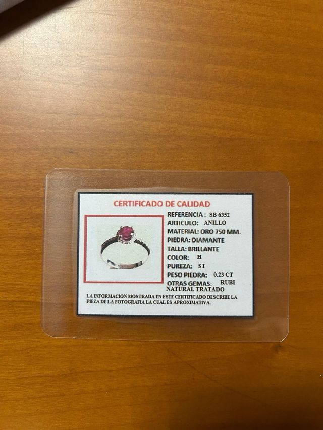 Sortija oro blanco rubí y diamantes