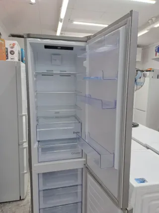 NEVERA MARCA BEKO COLOR INOX