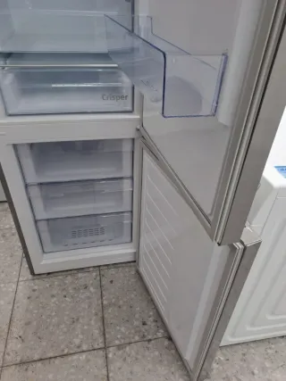 NEVERA MARCA BEKO COLOR INOX