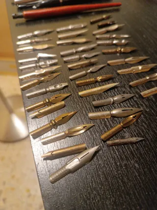 39 Pennini e corpi per penne stilografiche